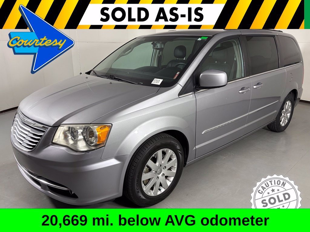 Used 2014 Chrysler Town & Country Touring FWD image 4