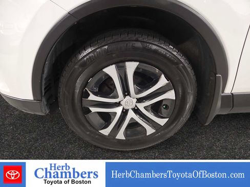 Used 2016 Toyota RAV4 LE AWD/4WD image 9