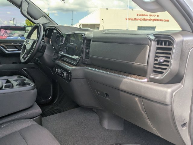 Used 2024 Chevrolet Silverado 1500 LT AWD/4WD image 32