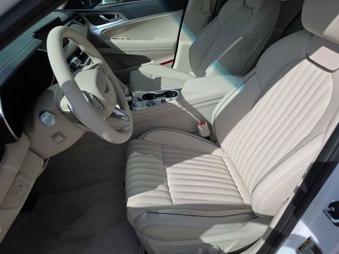 New 2026 Genesis G70 2.5T Prestige image 16
