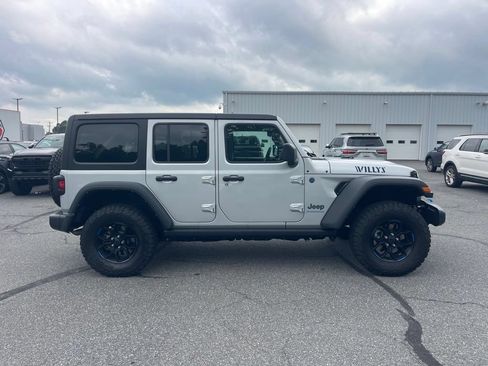 Used 2024 Jeep Wrangler Unlimited AWD/4WD image 6