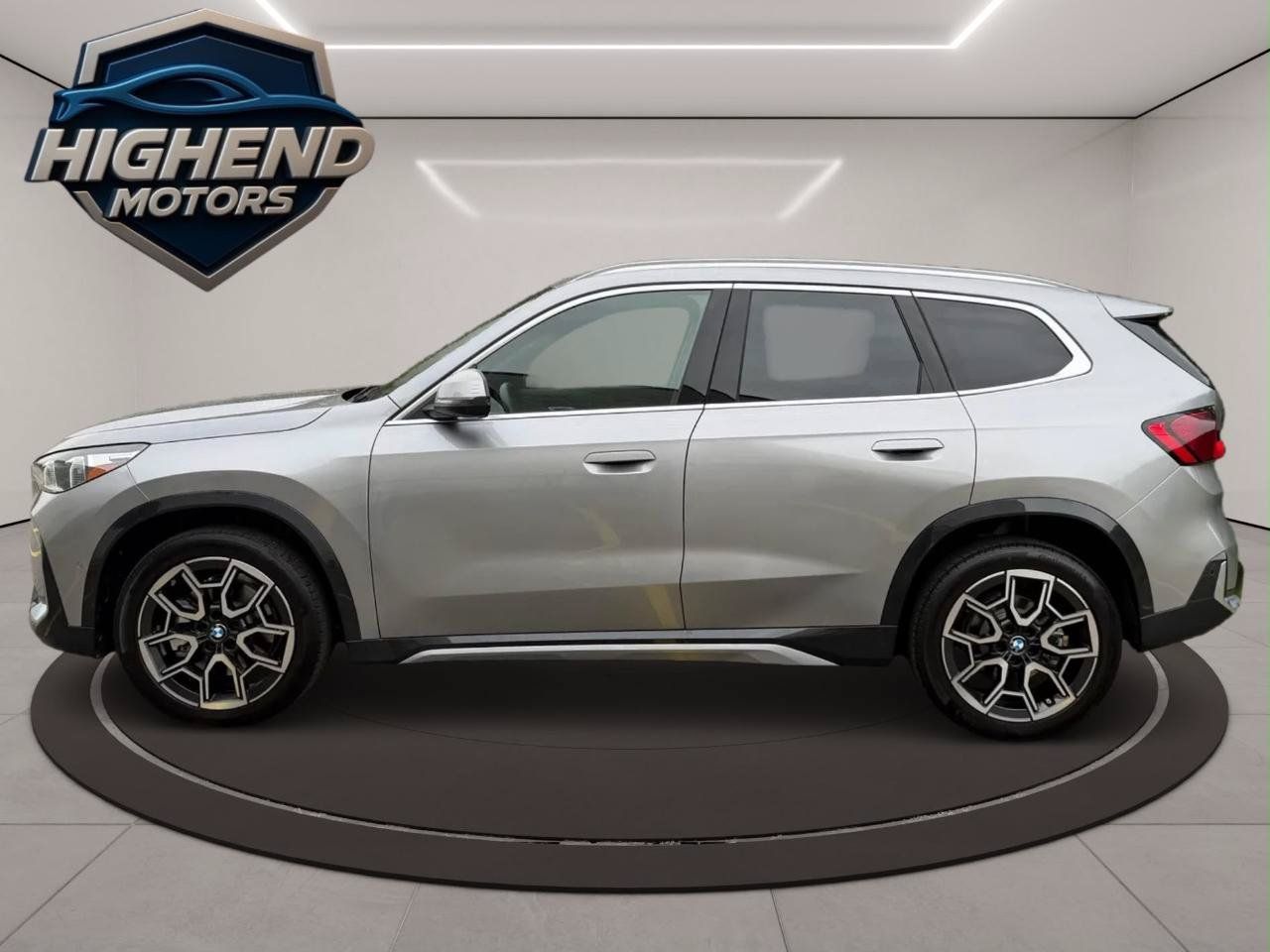 Used 2026 BMW X1 xDrive28i w/ Technology Package AWD/4WD image 3