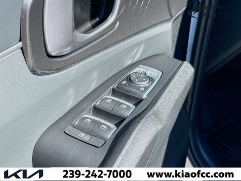 New 2026 Kia Sorento LX FWD image 21