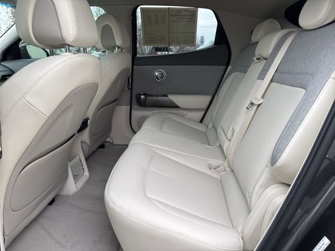 Used 2024 Genesis GV60 RWD image 16