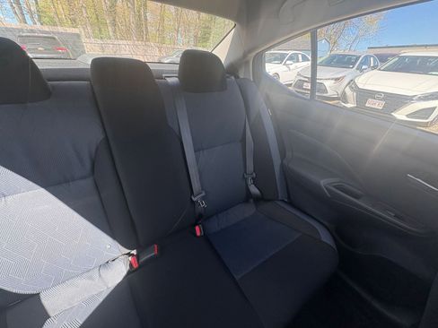 Used 2025 Nissan Versa SV image 38