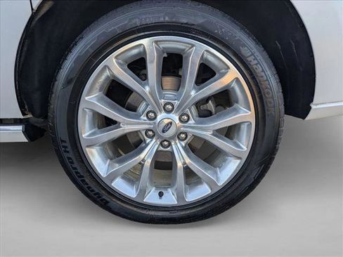 Used 2019 Ford Expedition Max Platinum AWD/4WD image 24