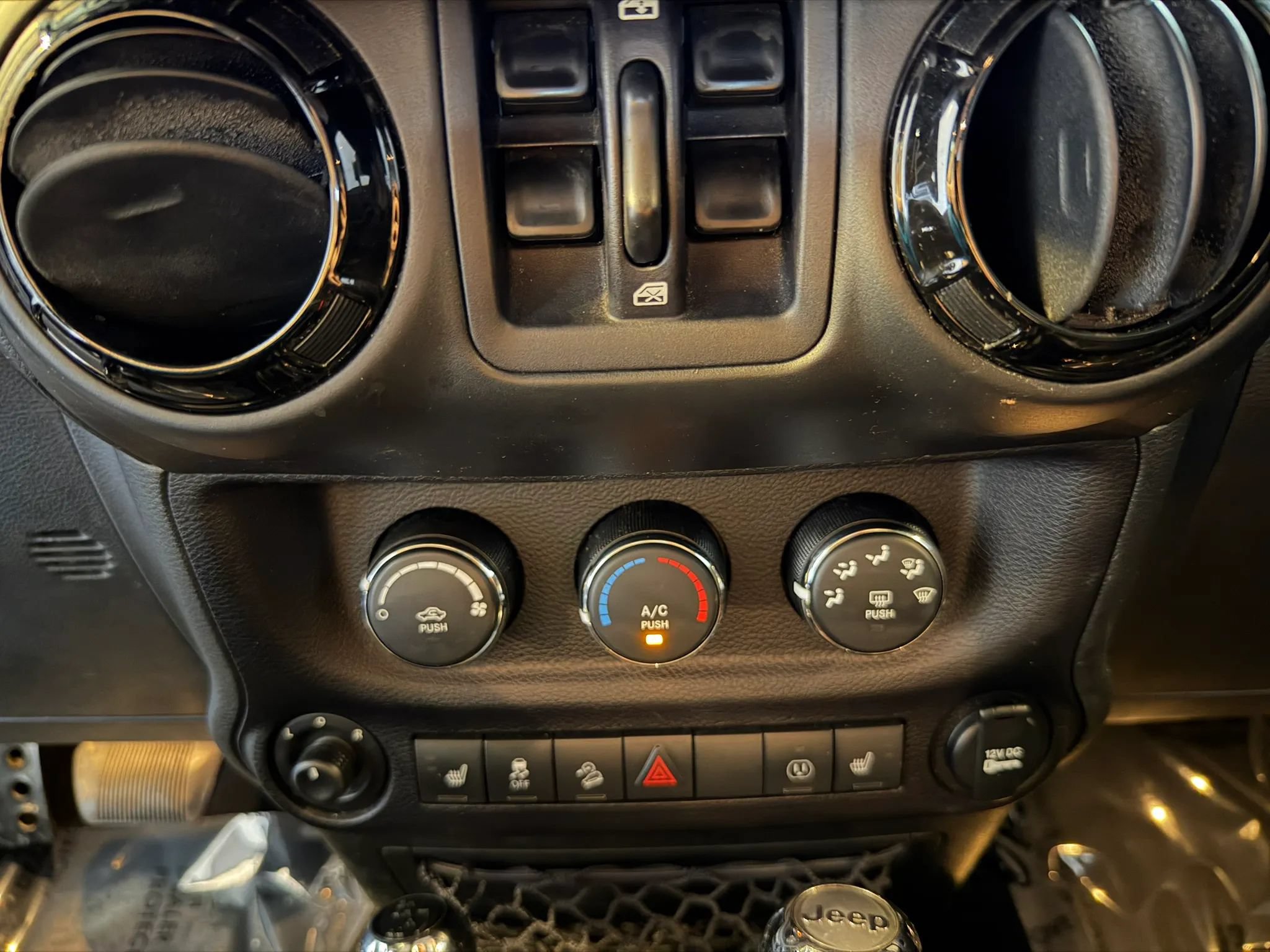 Used 2017 Jeep Wrangler Unlimited Sahara AWD/4WD image 20