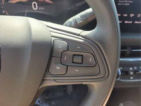Used 2025 Buick Envista Preferred FWD image 30