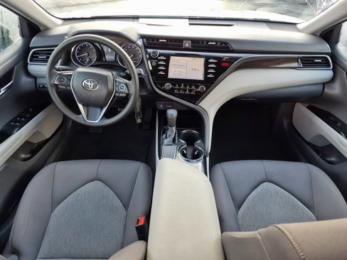 Used 2019 Toyota Camry LE image 16