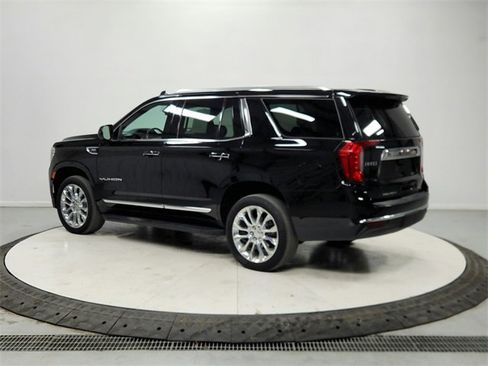 Used 2023 GMC Yukon SLT image 5