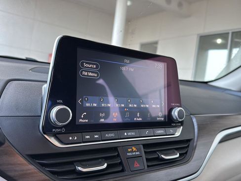 Used 2025 Nissan Altima 2.5 SV image 21