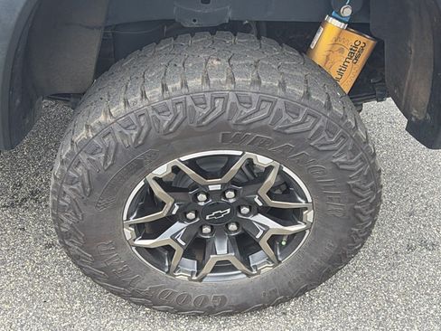 Used 2023 Chevrolet Colorado ZR2 AWD/4WD image 12
