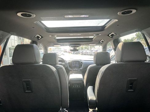 Used 2023 Chevrolet Traverse High Country FWD image 68