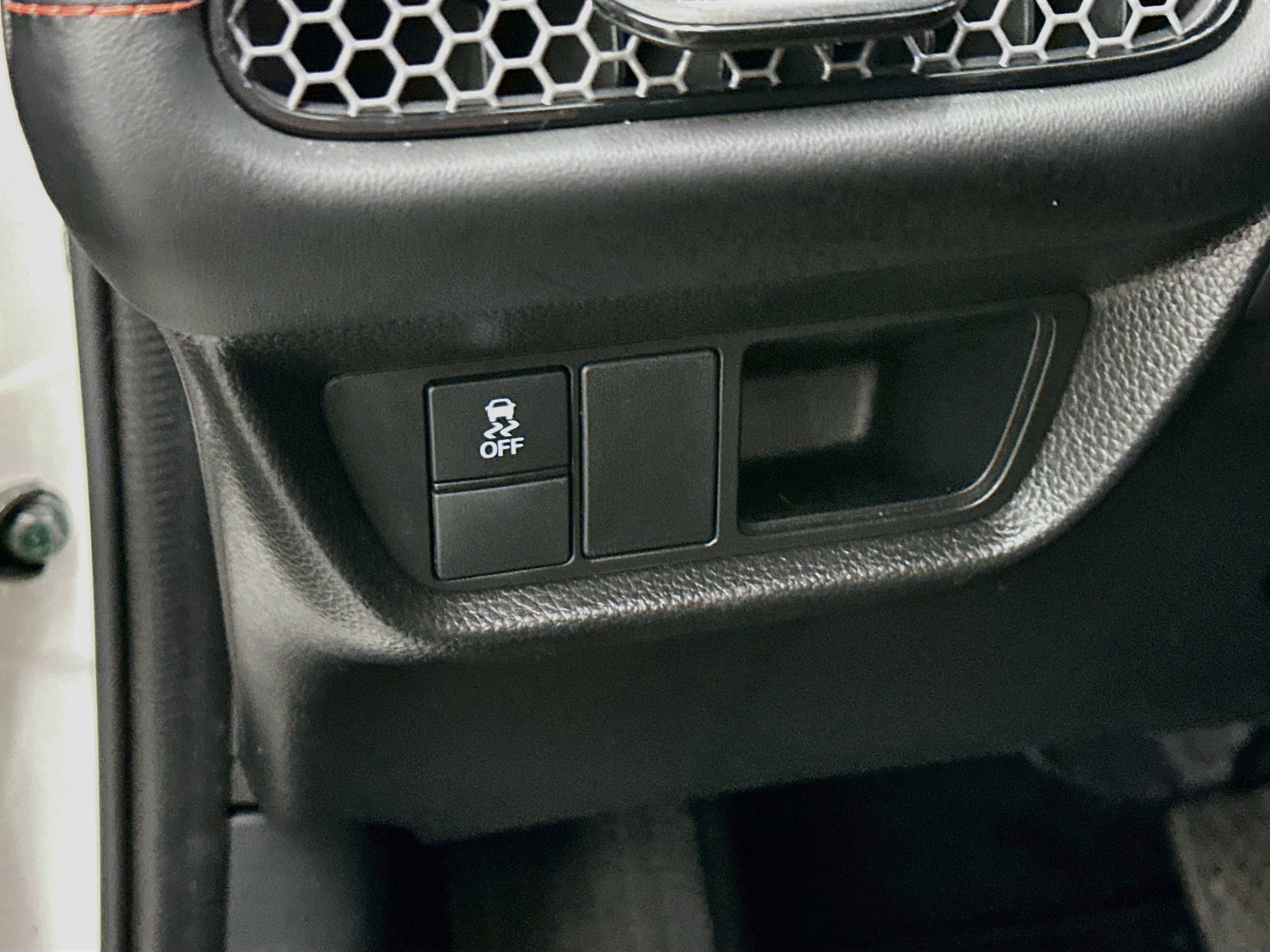 Used 2025 Honda HR-V Sport image 17