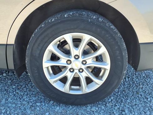 Used 2018 Chevrolet Equinox LT w/ Sun & Infotainment Package AWD/4WD image 17