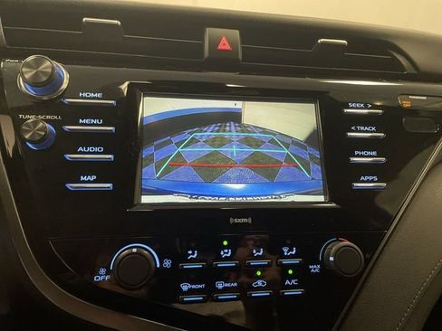 Used 2020 Toyota Camry LE FWD image 17