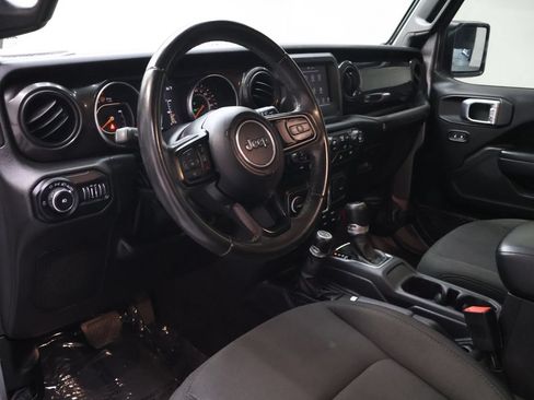 Used 2019 Jeep Wrangler Unlimited Sport AWD/4WD image 16
