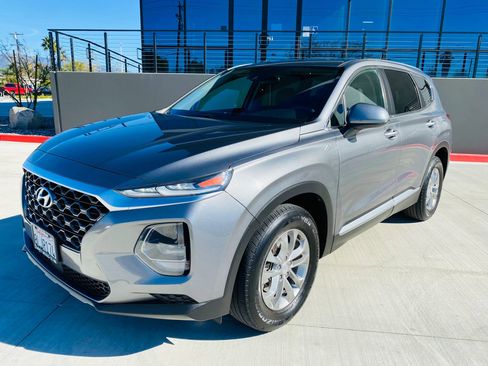 Used 2019 Hyundai Santa Fe SE image 4