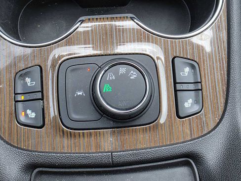 Used 2022 GMC Acadia SLE w/ Driver Convenience Package AWD/4WD image 23