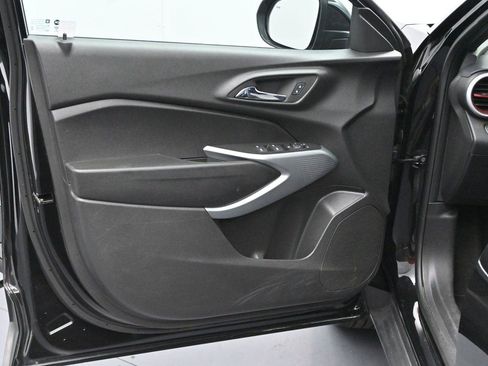Used 2024 Chevrolet Trax RS w/ Driver Confidence Package FWD image 10