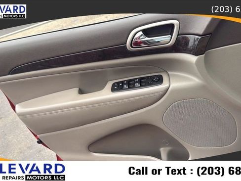 Used 2011 Jeep Grand Cherokee Laredo AWD/4WD image 25