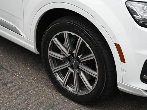 Used 2019 Audi Q7 3.0T Premium Plus w/ Premium Plus Package AWD/4WD image 9