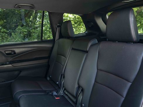 Used 2024 Honda Passport Black Edition image 18