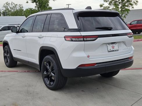 Used 2026 Jeep Grand Cherokee Limited w/ Limited Altitude Package RWD image 3