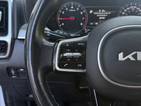 Used 2022 Kia Sorento LX AWD/4WD image 28