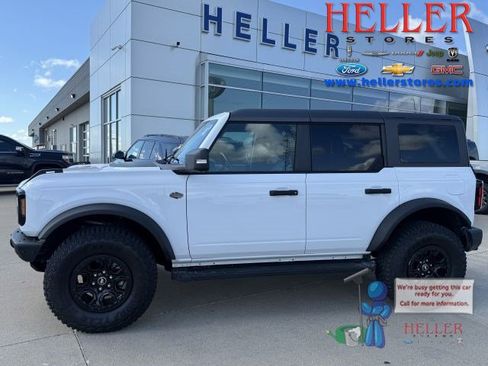 Used 2024 Ford Bronco Wildtrak AWD/4WD image 1