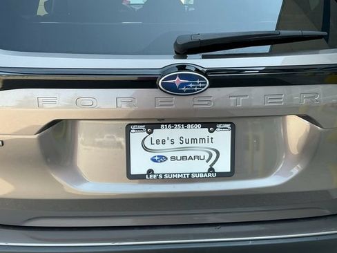 Certified 2025 Subaru Forester Premium AWD/4WD image 5