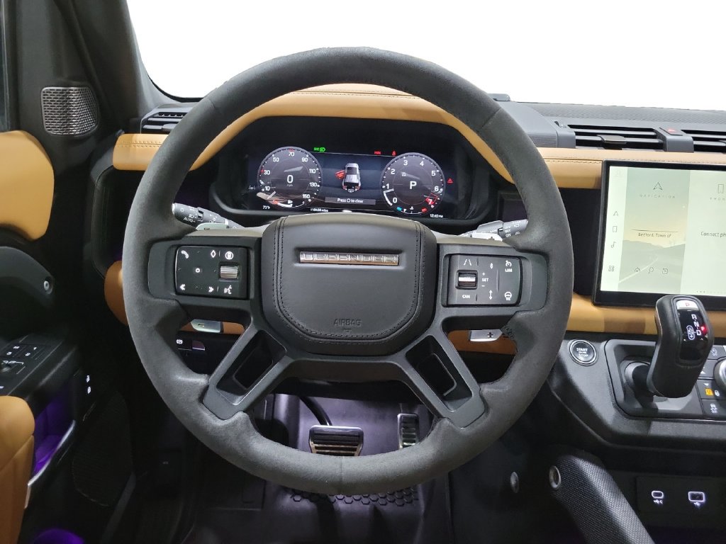 Used 2024 Land Rover Defender 110 V8 AWD/4WD image 24