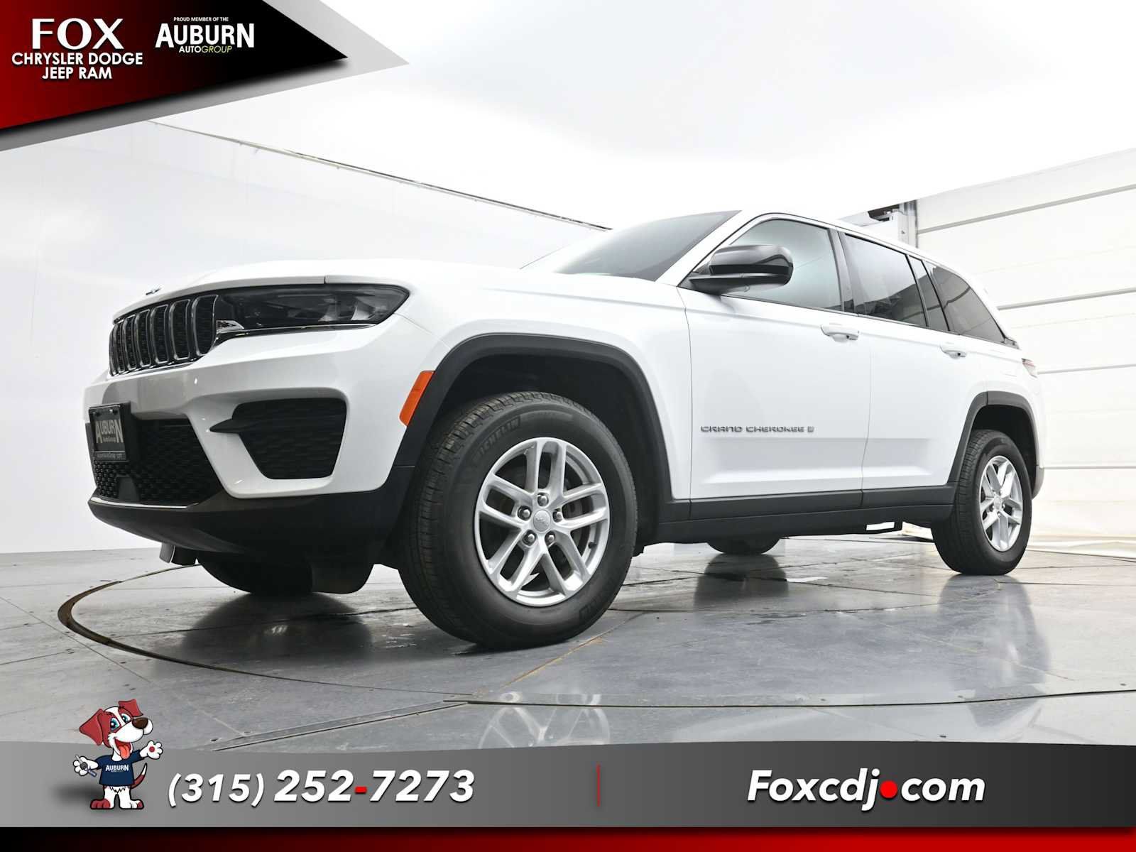 Used 2025 Jeep Grand Cherokee Laredo X w/ Luxury Tech Group I AWD/4WD image 22