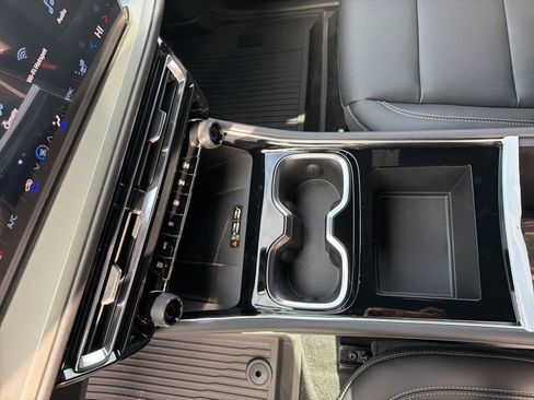 New 2026 Chevrolet Traverse LT w/ Midnight/Sport Edition image 16