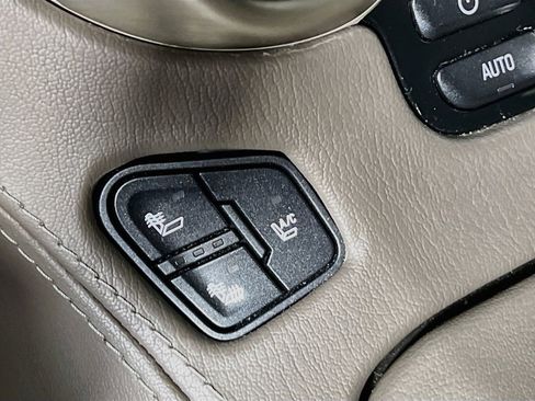 Used 2016 GMC Yukon XL Denali RWD image 20