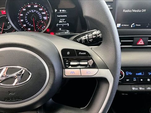 Used 2023 Hyundai Elantra SEL FWD image 21