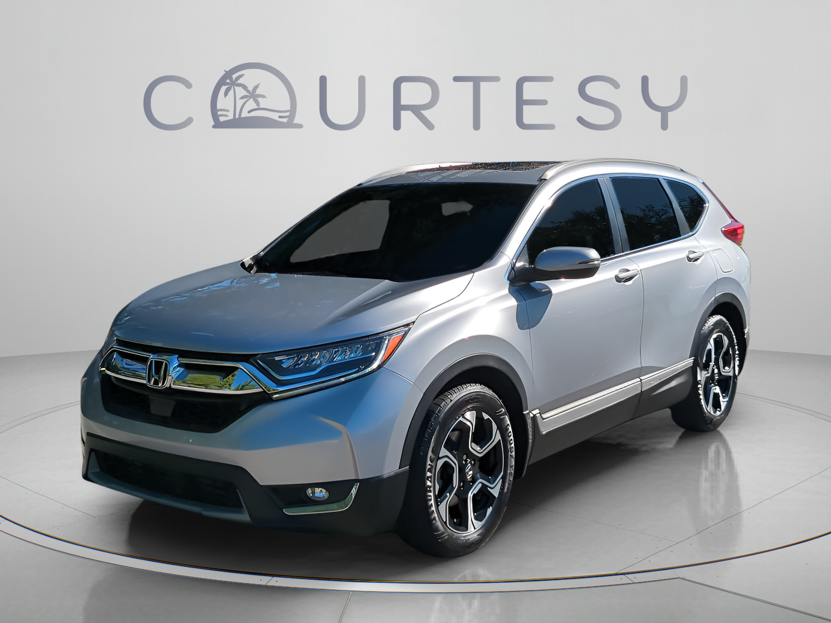 Used 2018 Honda CR-V Touring image 2