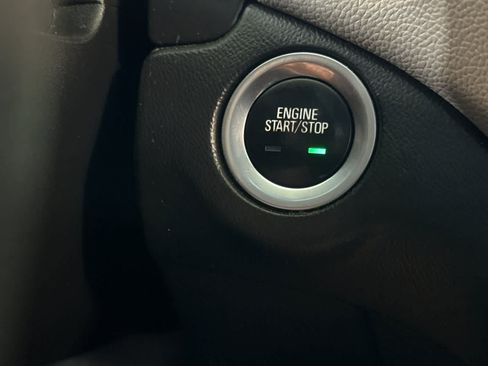 Used 2020 Chevrolet Equinox LS AWD/4WD image 23