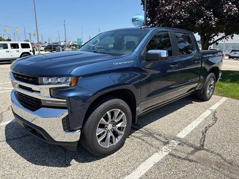Used 2022 Chevrolet Silverado 1500 LT AWD/4WD image 4