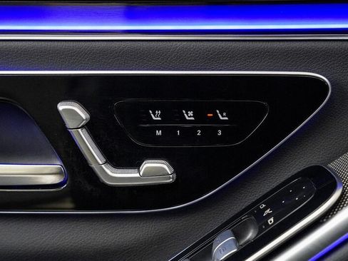 Used 2022 Mercedes-Benz S 500 4MATIC w/ AMG Line Package image 16