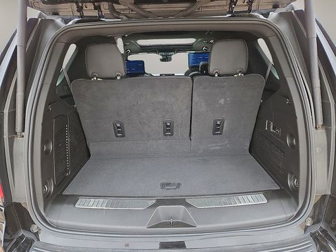 Used 2024 Chevrolet Tahoe High Country w/ Advanced Technology Package image 15