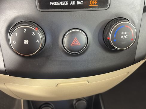 Used 2012 Hyundai Elantra GLS FWD image 21