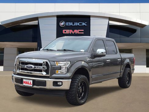 Used 2017 Ford F150 XLT RWD image 3