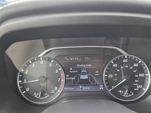 Used 2021 Nissan Titan SV AWD/4WD image 24