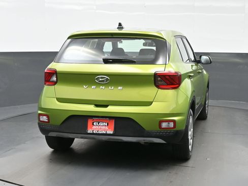 Used 2020 Hyundai Venue SE image 5
