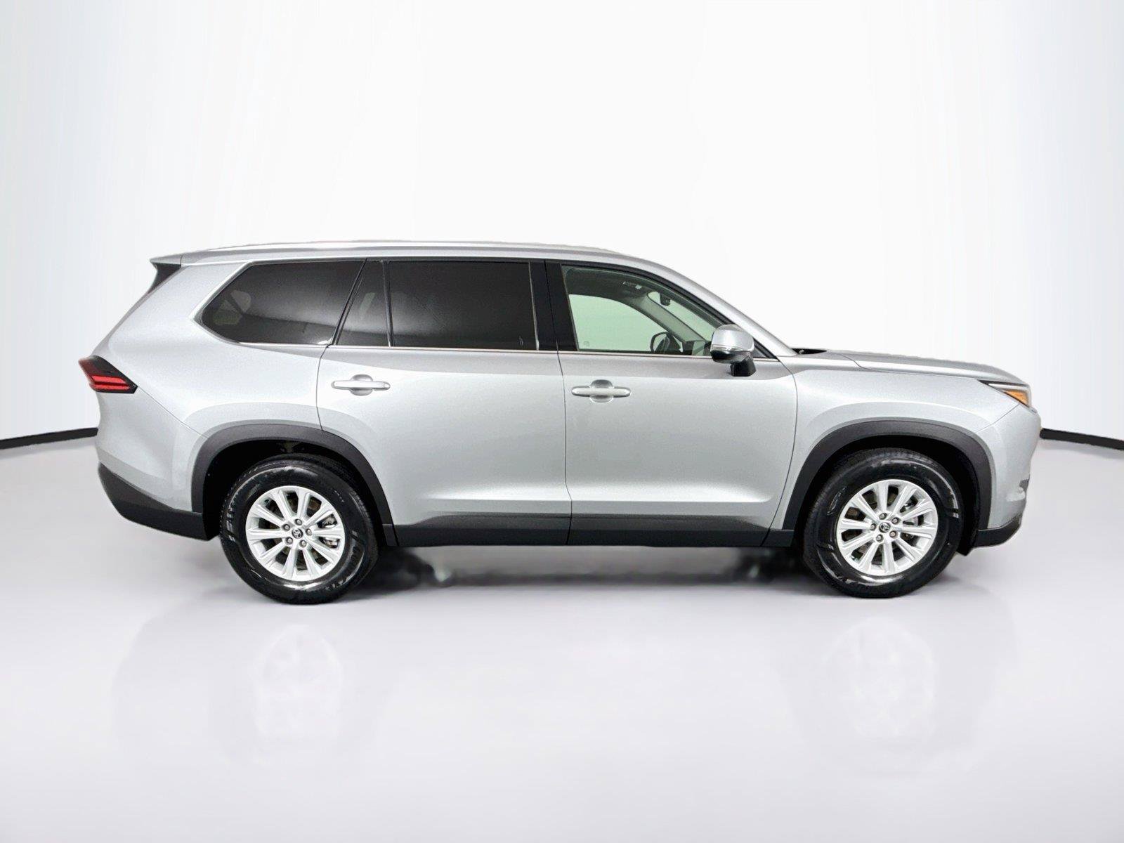 Certified 2025 Toyota Grand Highlander FWD image 11