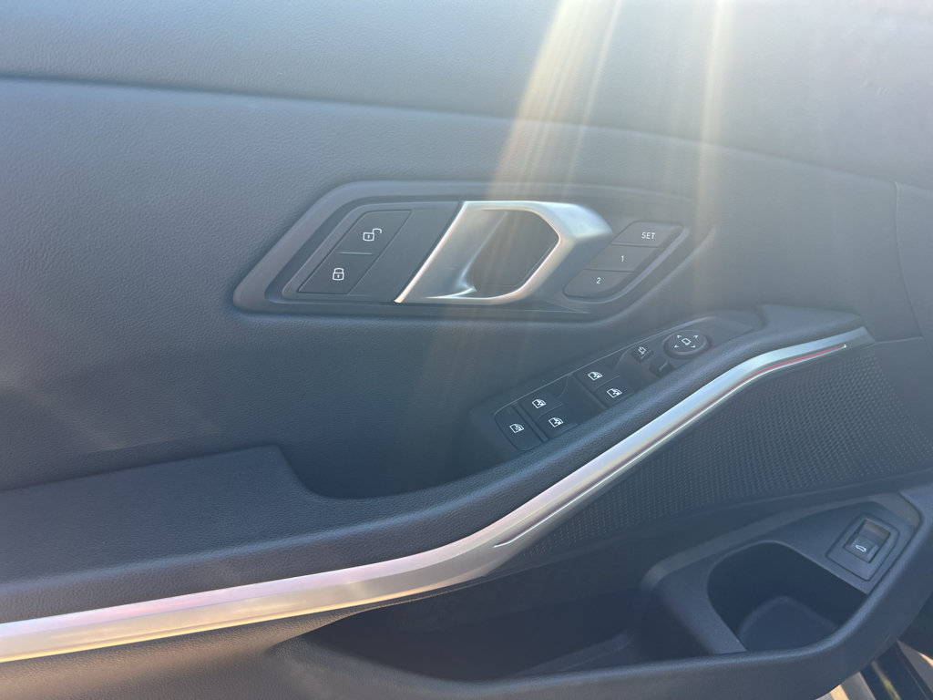 Used 2025 BMW 330i Sedan RWD image 13