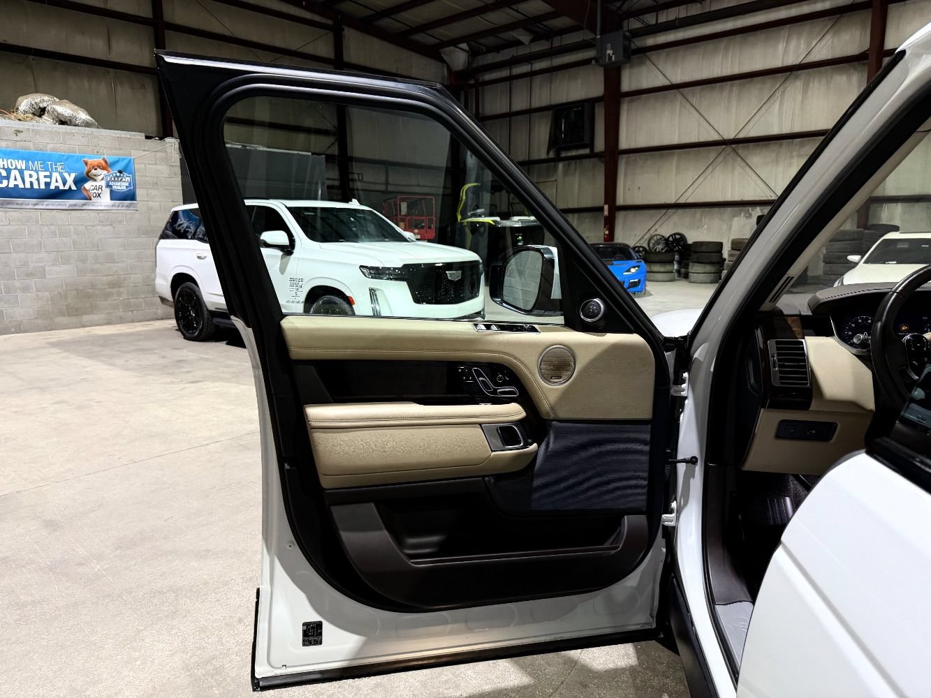 Used 2020 Land Rover Range Rover AWD/4WD image 11