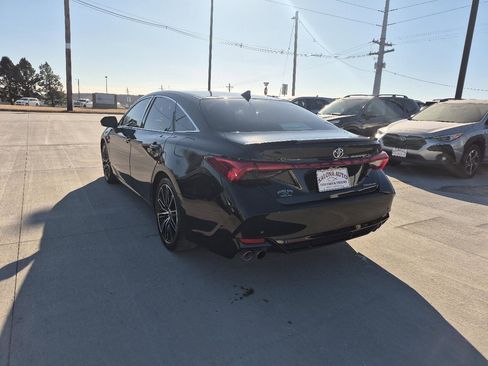 Used 2022 Toyota Avalon Touring w/ Advanced Safety Package image 7