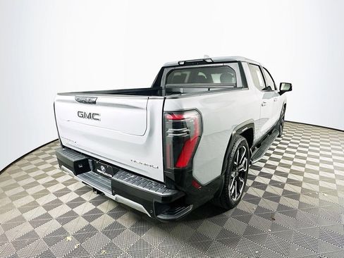Used 2025 GMC Sierra EV Denali image 9